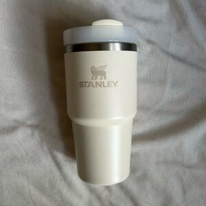 Stanley Cup Quencher H2.0 Travel Tumbler 20oz Cream